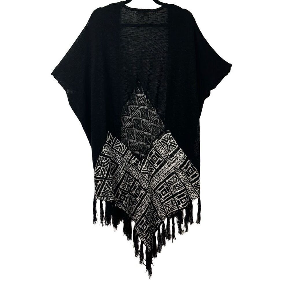 Velzera black & white boho open front one size short sleeve fringe cardigan